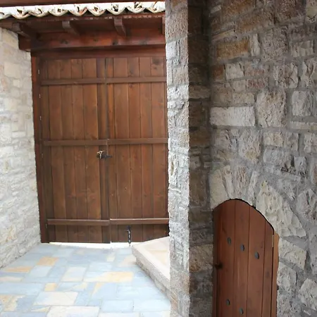 Arjan Guest house *