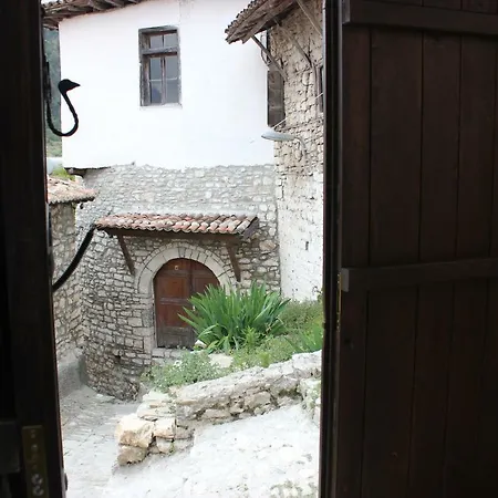 Arjan Guest house